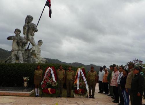 Las máximas autoridades de la provincia y pobladores del Tercer Frente asistieron a la conmemoración. Foto: del autor