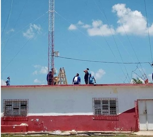 Nueva radiobase beneficia a usuarios de telefonía móvil en Playa Florida. Foto: Yasmari Escobar López